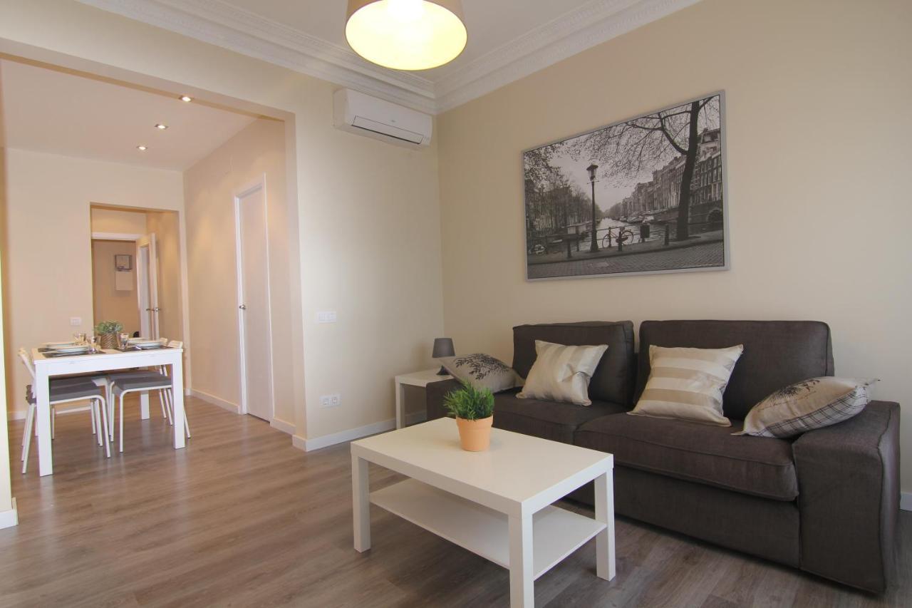 Felip - Spacious And Quiet Apartments Barcelona Buitenkant foto
