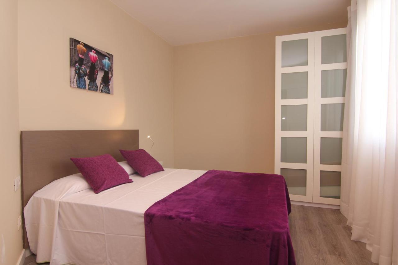 Felip - Spacious And Quiet Apartments Barcelona Buitenkant foto